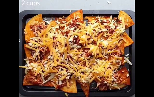 Hunters chicken cheesy nachos